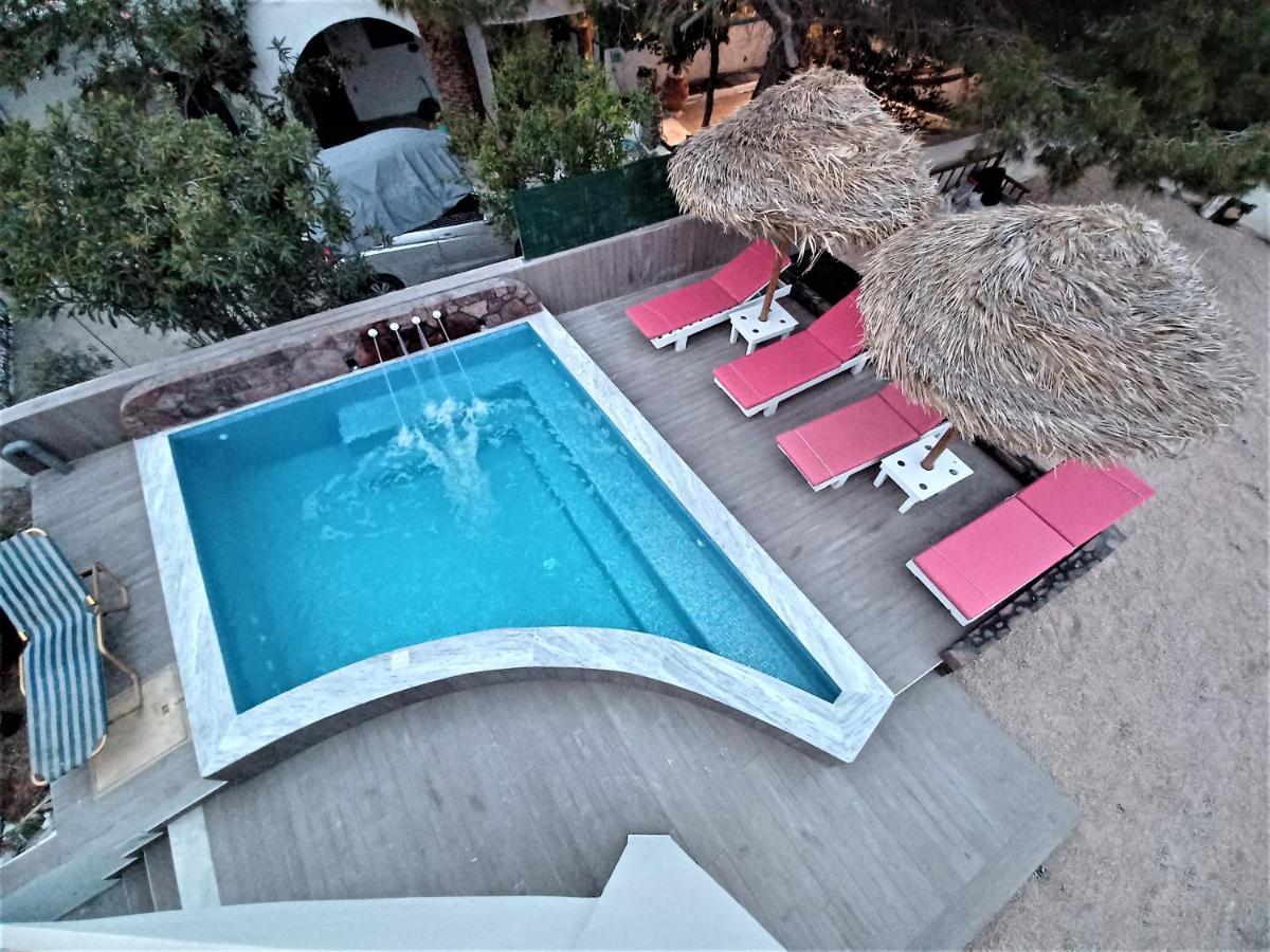 Located By The Sea One Beachfront Private Captain Lazaros Pool Villa With Loft In 750Sqm Spacious Private Plot-Jacuzzi-Sunrelax-Furnished Terace-Gazebo-Private Parking,Sleep 3 Adults And 2 Children, Just Steps From The Black Beach-Seaview ペリッサ エクステリア 写真