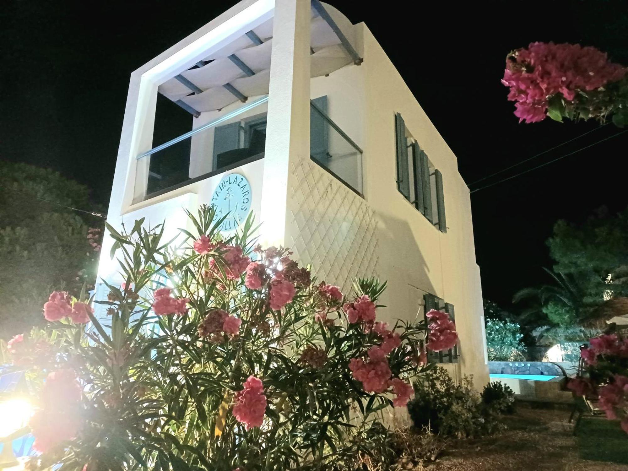 Located By The Sea One Beachfront Private Captain Lazaros Pool Villa With Loft In 750Sqm Spacious Private Plot-Jacuzzi-Sunrelax-Furnished Terace-Gazebo-Private Parking,Sleep 3 Adults And 2 Children, Just Steps From The Black Beach-Seaview ペリッサ エクステリア 写真