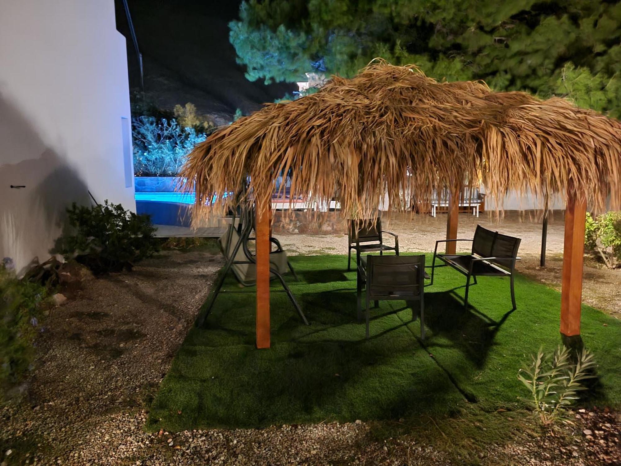 Located By The Sea One Beachfront Private Captain Lazaros Pool Villa With Loft In 750Sqm Spacious Private Plot-Jacuzzi-Sunrelax-Furnished Terace-Gazebo-Private Parking,Sleep 3 Adults And 2 Children, Just Steps From The Black Beach-Seaview ペリッサ エクステリア 写真