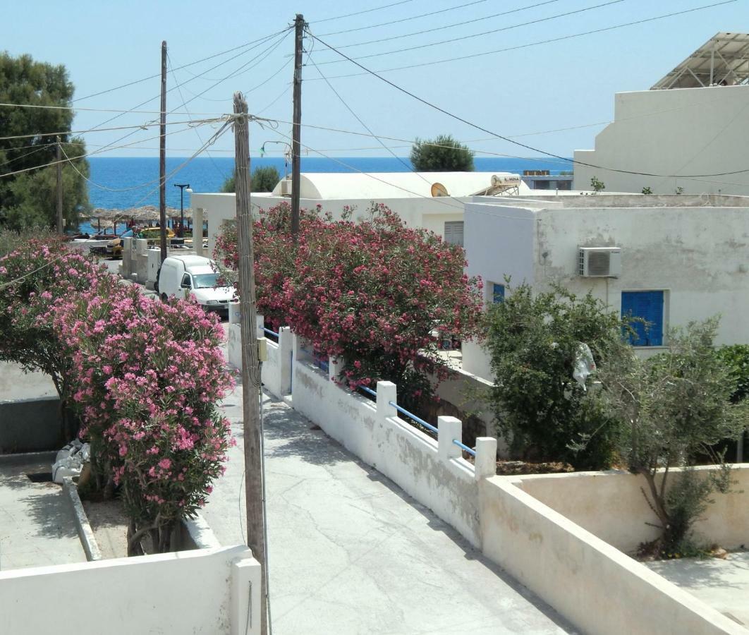 Located By The Sea One Beachfront Private Captain Lazaros Pool Villa With Loft In 750Sqm Spacious Private Plot-Jacuzzi-Sunrelax-Furnished Terace-Gazebo-Private Parking,Sleep 3 Adults And 2 Children, Just Steps From The Black Beach-Seaview ペリッサ エクステリア 写真